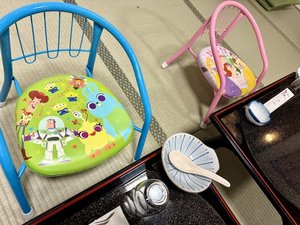 お食事会場にはお子さま椅子もございます