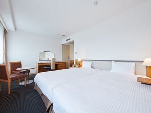 25.6平米の広さのハリウッドデラックスツインルーム。1200mmとベッドを繋げたタイプのお部屋です。※一例