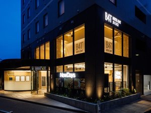 ホテルB4T赤羽外観(夜)