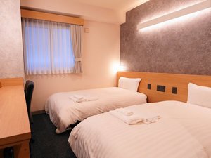 【客室】ツインルーム〜ベッドをくっつけてハリウッドツインにもできます!