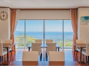 眺めの良いレストランでお食事ができます♪