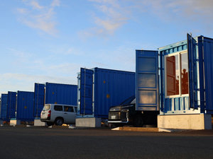 SAKATANTO Container Hotel CAMPS̎{ݎʐ^1