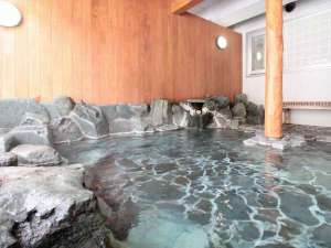 【風木立の川辺 紫明館】露天風呂 湯桧曽川を望む源泉掛け流しの湯檜曽温泉