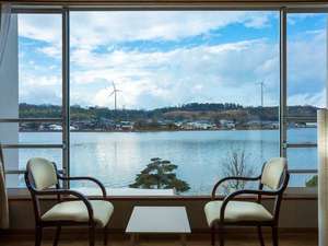 全室から穏やかな北潟湖の眺めをご堪能できます。