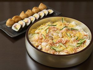 【朝食】「桜エビ」の香り広がるちらし寿司とミニ太巻き&いなり