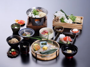 【夏の基本会席料理(一例)】