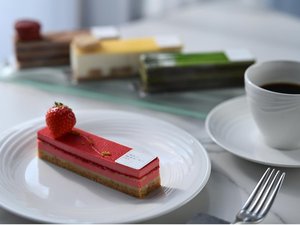 1F ダイニング&カフェ「THE OIKE TERRACE」カフェ ケーキセット ※イメージ