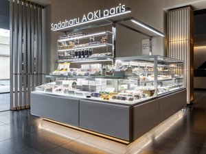 1F パティスリー「サダハル・アオキ・パリ 烏丸御池店」