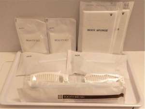 【アメニティ】人数様分をお部屋に完備!歯ブラシ、ヘアブラシ、コットン、綿棒、ボディスポンジ、カミソリ