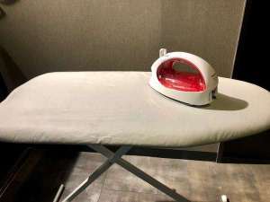 【貸出アイロン・アイロン台】ご利用希望の方は、フロントまでお申し付けください♪