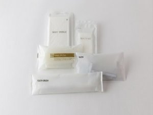 【アメニティ】人数様分をお部屋に完備!歯ブラシ、ヘアブラシ、コットン、綿棒、ボディスポンジ、カミソリ