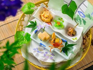 細部までこだわり抜いた八寸。爽やかな伊香保の夏を表現しています。