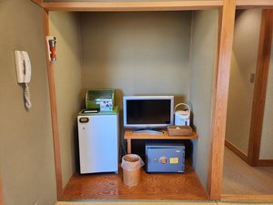 304号室 テレビ・冷蔵庫