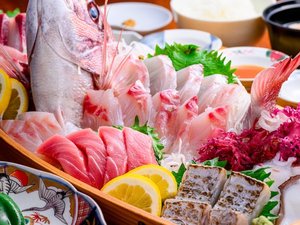 大分グルメ海の幸、自慢の舟盛