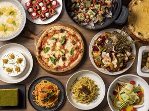 �y�[�H�z�s�b�c�@��p�X�^�ȂǁA�V�F�t�������̃��j���[�����ԃf�B�i�[�r���b�t�F