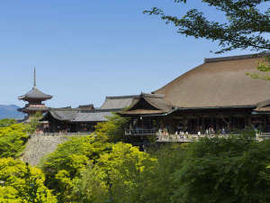 【清水寺】本尊の十一面千手観音菩薩は「清水の観音さん」の愛称で親しまれています