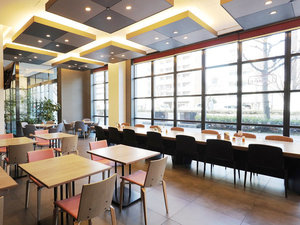 【Cafe Restaurant Lavender】開放的な空間で楽しい時間をお過ごしください