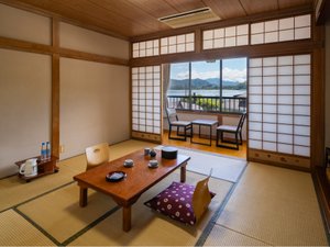 河口湖を望む和室【湖側】例