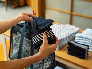 お風呂へ行く前、お部屋へ行く際、どちらでもお好きなタイミングでお持ちください
