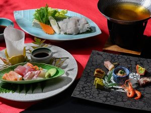 【7月〜9月ハーフバイキング】お席に関西の夏の味覚「鱧鍋」、お造りや先付など旬彩3品をご用意しています