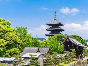 【東寺】国宝・五重塔がそびえる東寺の荘厳な風景