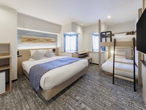 ファミリールーム 広さ:23.4u ベッド:160cm×1台、2段ベッド(105cm×2台)