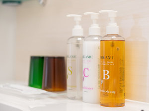 �������ɂ͔����t���̃V�����v�[�A�R���f�B�V���i�[�A�{�f�B�\�[�v���������܂�