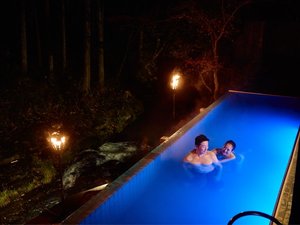 幻想的な夫婦湯遊びプール