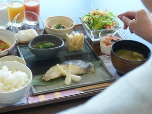 <朝食>石垣島産の食材をふんだんに使用した朝食で温かみを感じホッとする時間を