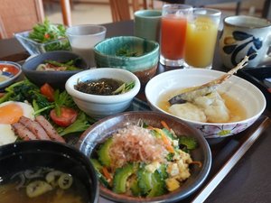 <朝食>料理は日替わりのため、連泊のお客様でも毎日沖縄グルメを楽しめます