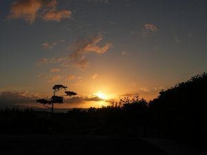 【夕刻の絶景が好評】夕方には綺麗な夕日が、ゆったりと時間が流れる石垣島観光を彩る