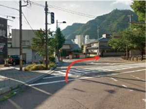 「長良橋北」の信号を東へ!