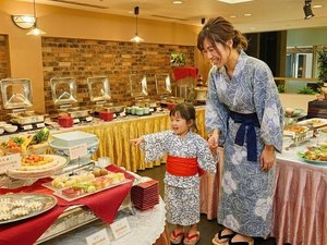 夏のバイキングはお子様にも嬉しいデザートも豊富です
