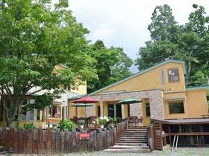 【山梨県のペットと泊まれる宿】カフェ＆オーベルジュ里休