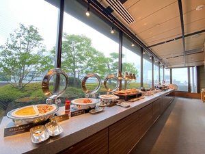 朝食会場 日光を浴びながら美味しい朝を堪能