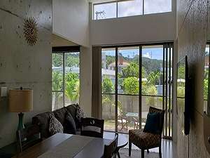 【沖縄県西海岸・東海岸の貸し別荘・コテージ・ヴィラ・コンドミニアム】ちゃかし家 御殿