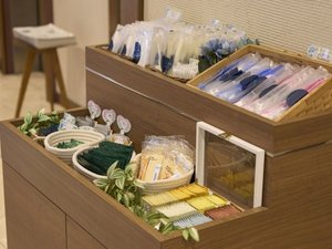 �A���j�e�B�ނ̓t�����g�O�̃A���j�e�B�o�[���炨�����������B