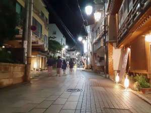 *渋温泉の歩行者天国の様子