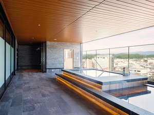 最上階Thermal Spring(サーマルスプリング)男女共用/水着または湯あみ着(有料レンタル)を着用