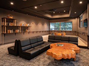【ラウンジ】リニューアルしたラウンジでより一層快適に。