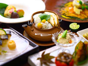 【季節の和食会席(一例)】お献立は、当日のお楽しみ!その日の入荷状況によりお任せいただきます。