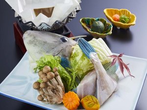 デラックス膳 一例)馬面剥ちり鍋 合計九品の中からお一人三品お選びください!