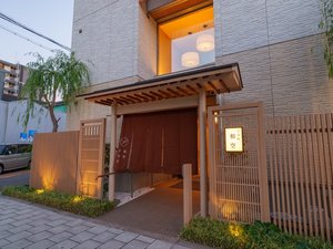 歴史深い大阪の寺町にあるホテル