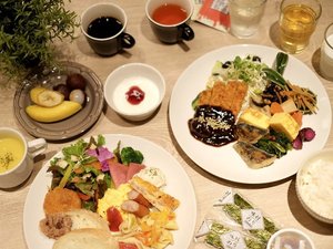日替わりパスタ、名古屋名物の味噌カツもご用意しております。