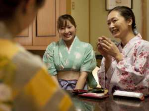 仲居による案内、説明だけでなく、地元民ならではの会話も旅の思い出♪
