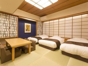 ◇和モダンルーム◇ゆったりとした空間!バス・トイレ別となっておりご家族やお友達同士のご利用に最適!