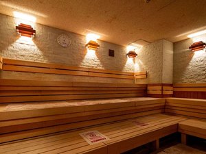 サウナ室は男性(ドライサウナ) 女性(ミストサウナ) となっております。