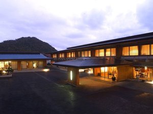 日没直後の支笏湖畔。心に残る滞在を。