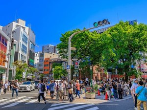 【当館から徒歩4分】若者文化の中心地で古着や雑貨探し「アメリカ村」