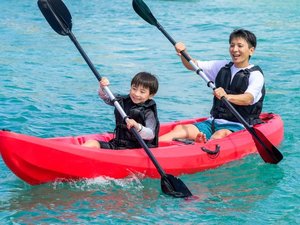カヌー(All-inclusive)/隣接する「残波ビーチ」はサンゴ礁に囲まれた美しい遠浅の海